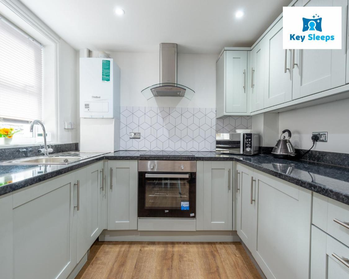Five Bedroom Spacious Modern House By Keysleeps Short Lets Workington Lake District Beach Kültér fotó